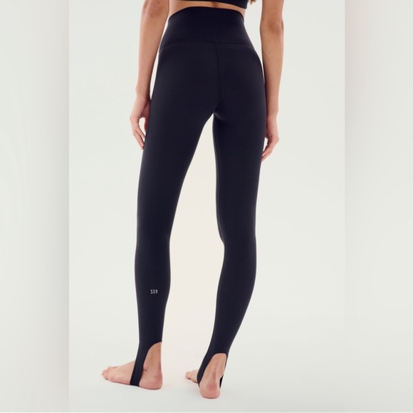 Splits59 Pants - River High Waist Airweight Stirrup - Black
- SPLITS59 Size S